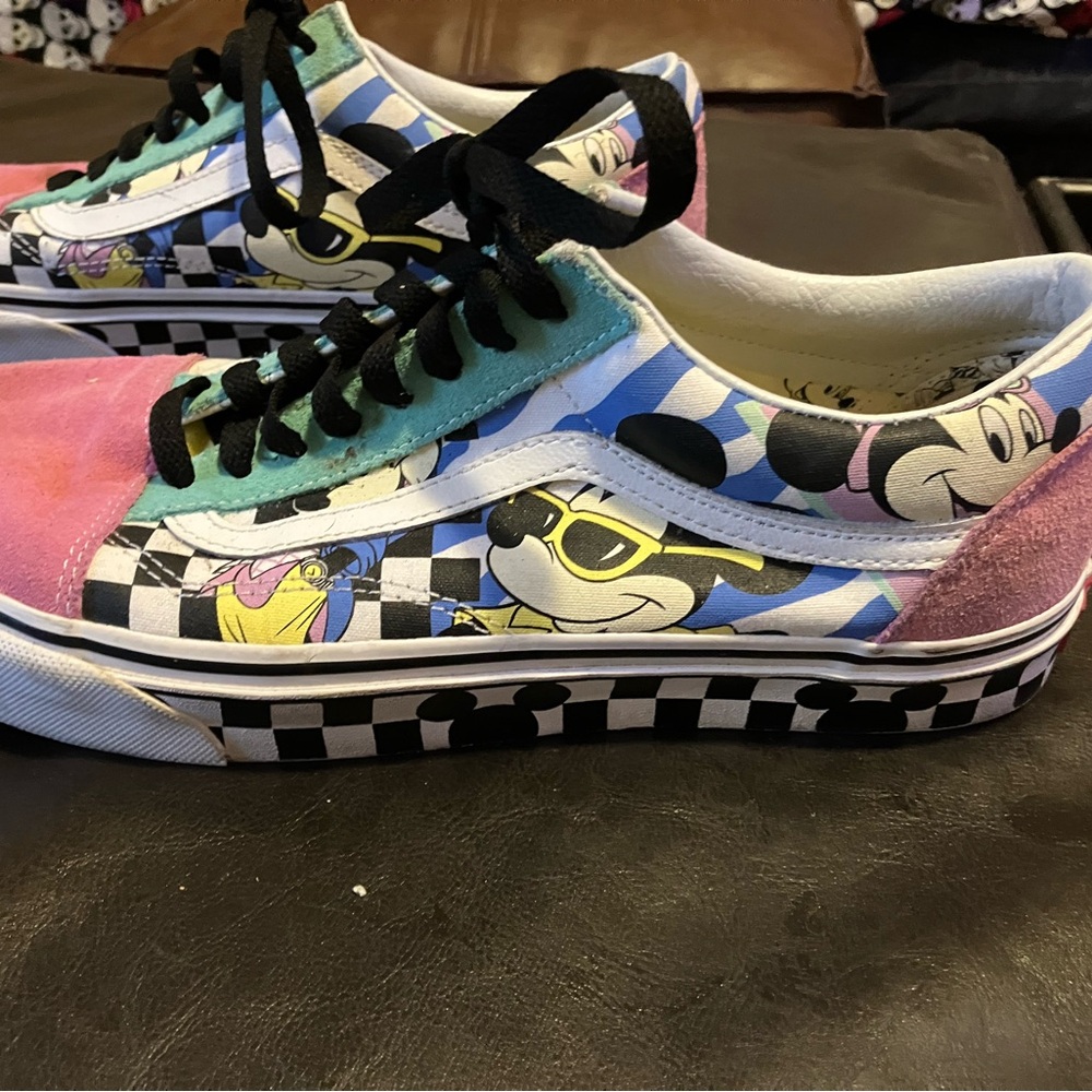 Limited Edition Vintage Mickey Mouse Mens size 10.5 Vans sneakers